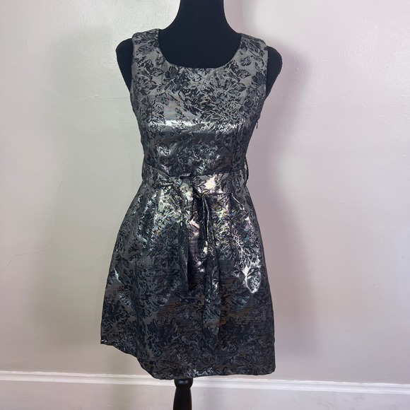 Ya Los Angeles Dresses & Skirts - YA Los Angeles Floral Brocade Fit Flare Dress S Silver Metallic Cocktail Party